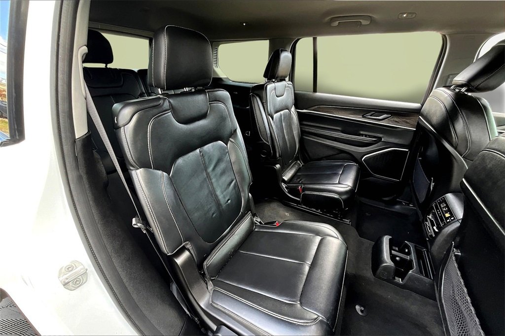 Used 2022 Jeep Grand Cherokee L Limited image 27