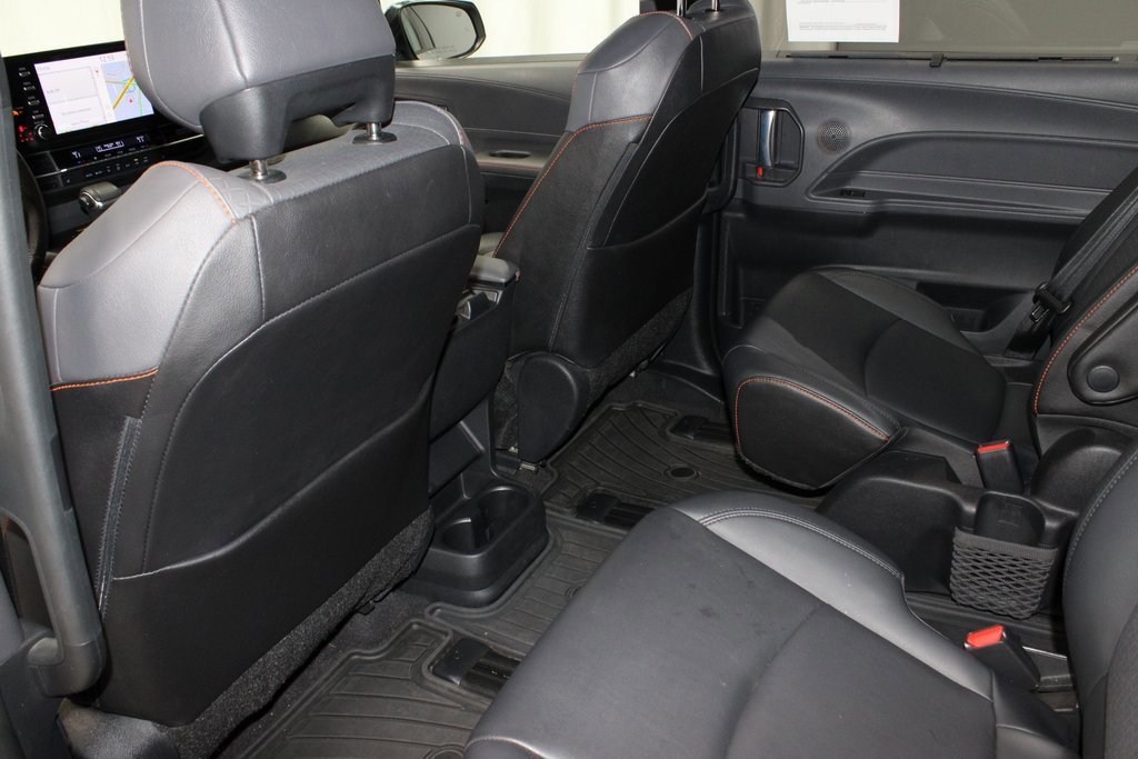 Used 2021 Toyota Sienna XSE w/ XSE Plus Package image 22