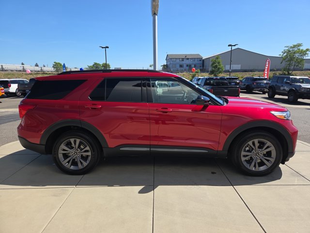 Certified 2024 Ford Explorer XLT w/ Equipment Group 202A AWD/4WD image 6