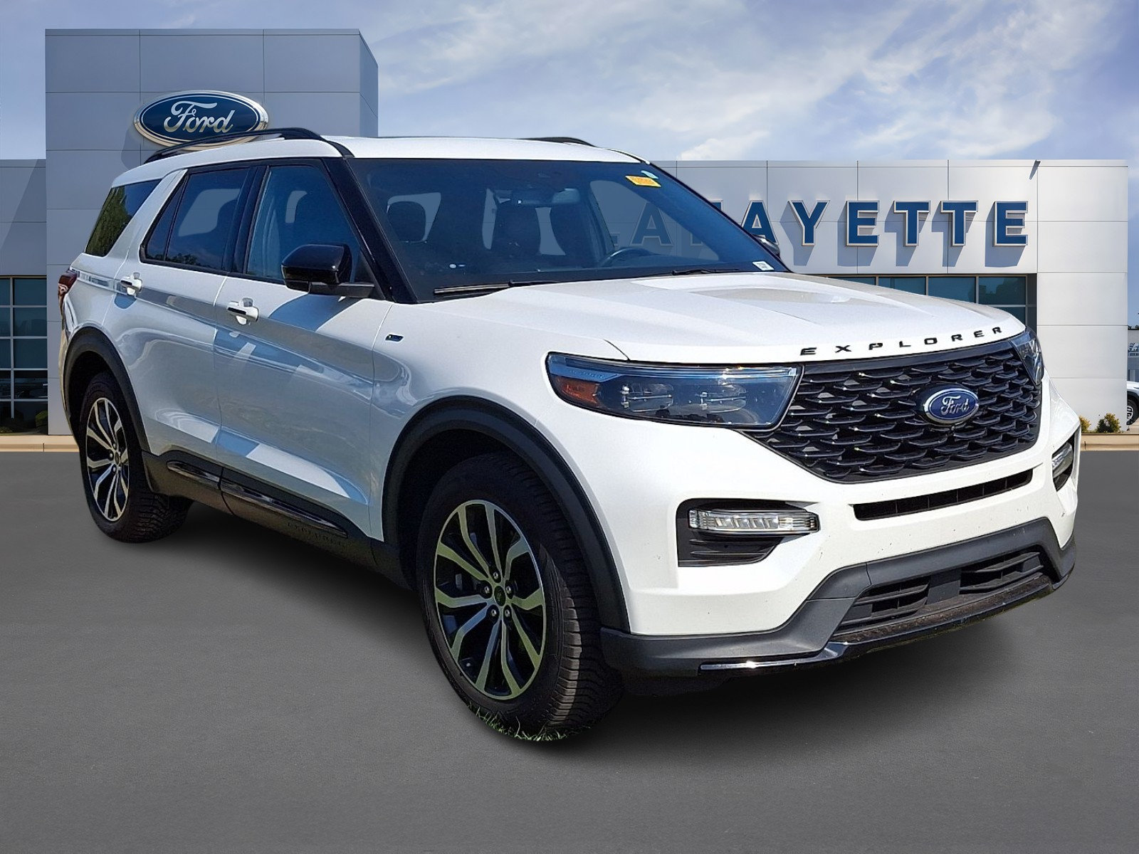 Certified 2022 Ford Explorer ST-Line w/ Class IV Trailer Tow Package