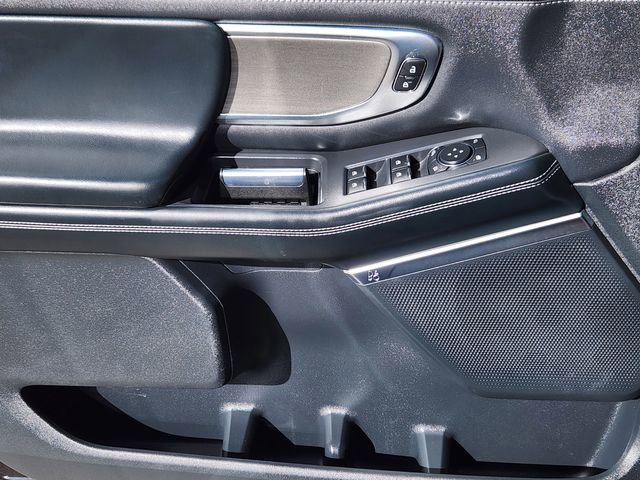 Certified 2025 Ford Expedition Max Platinum image 11