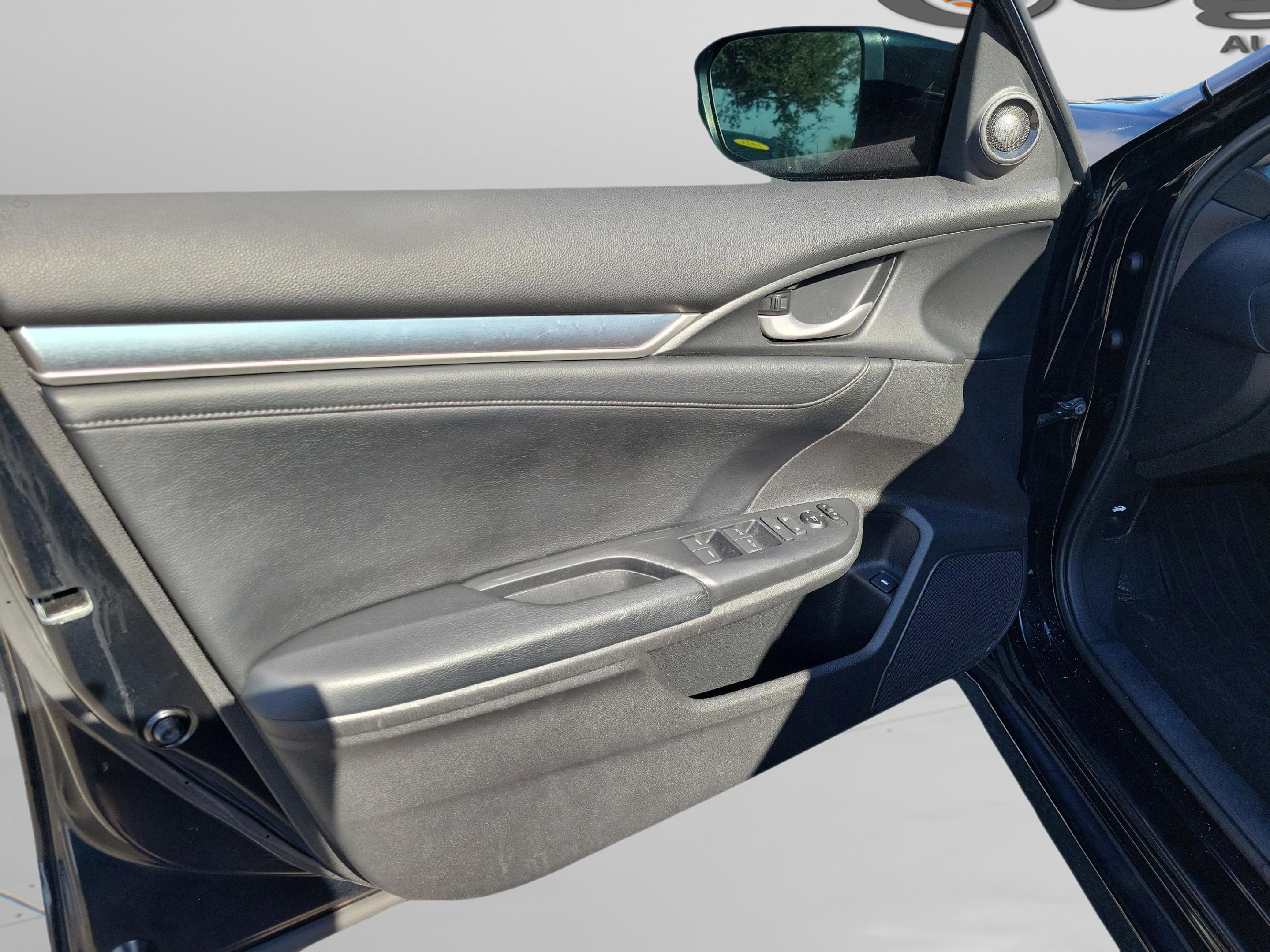 Used 2017 Honda Civic Touring image 5