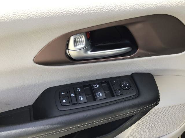 Used 2024 Chrysler Voyager LX image 16