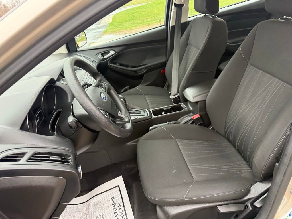 Certified 2018 Ford Focus SE image 19