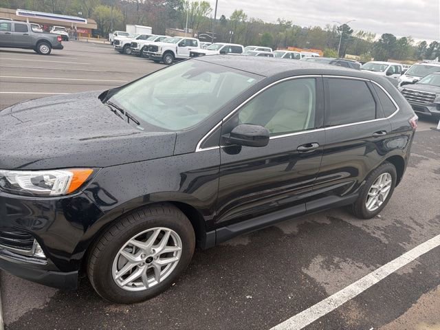 Certified 2023 Ford Edge SEL w/ Convenience Package image 2