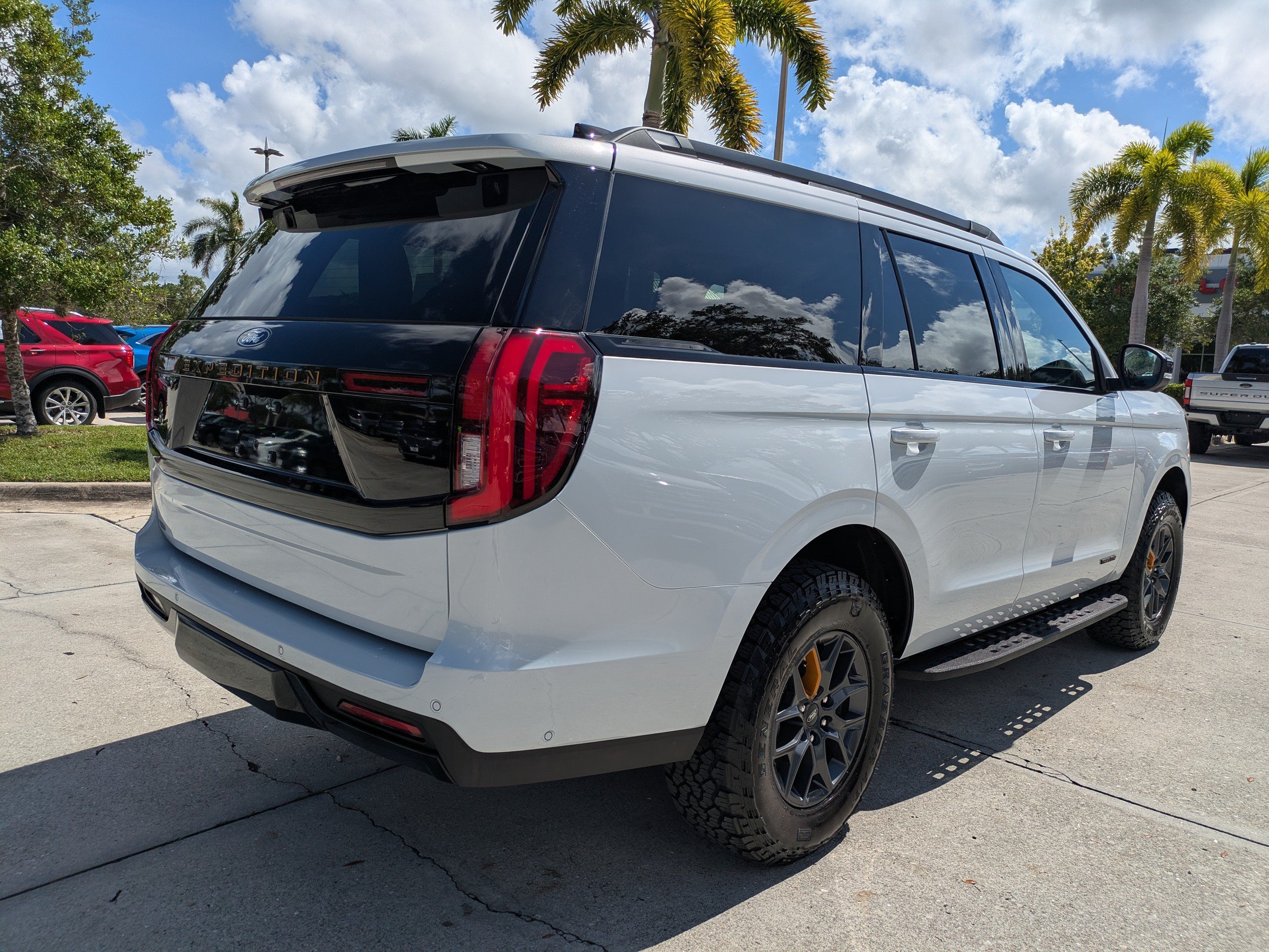 Certified 2025 Ford Expedition Tremor AWD/4WD image 4