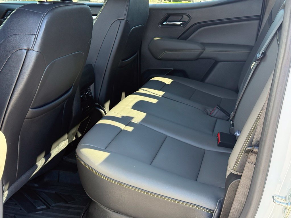 Used 2024 Chevrolet Colorado ZR2 w/ ZR2 Convenience Package III AWD/4WD image 9