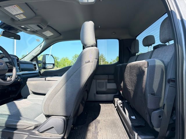 Certified 2023 Ford F250 XLT w/ Snow Plow/Camper Package AWD/4WD image 15