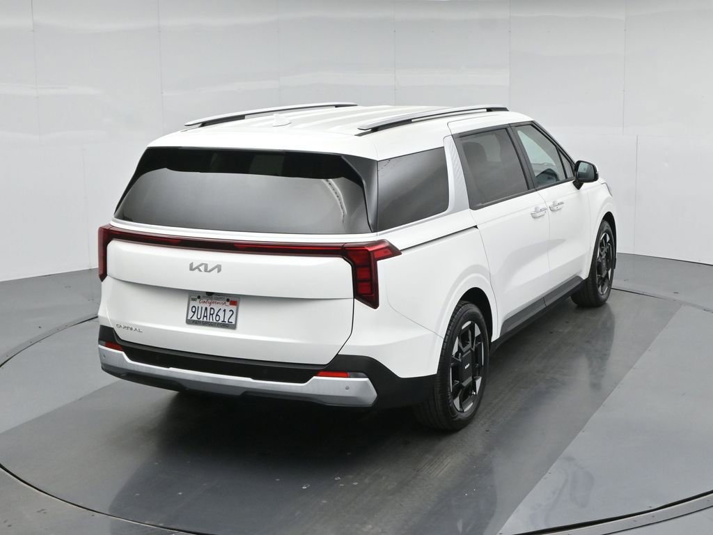 Used 2025 Kia Carnival EX image 41