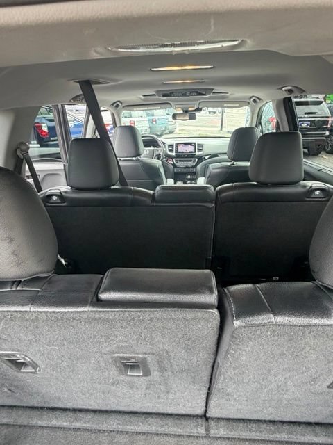 Used 2018 Honda Pilot Touring image 10