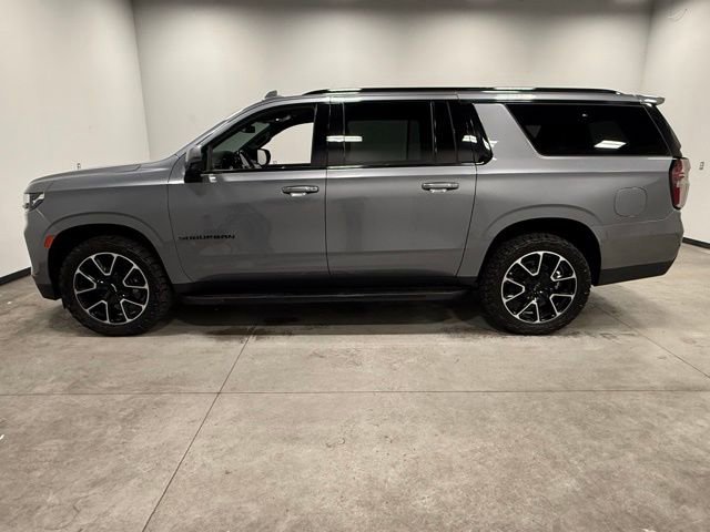 Used 2022 Chevrolet Suburban RST w/ Luxury Package image 8