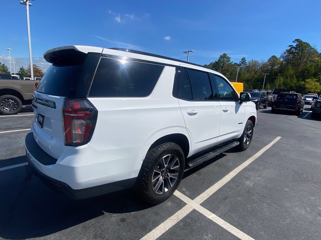 Used 2021 Chevrolet Tahoe Z71 w/ Luxury Package AWD/4WD image 7