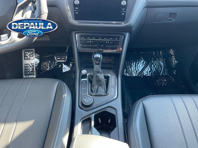 Used 2024 Volkswagen Tiguan SE R-Line image 14