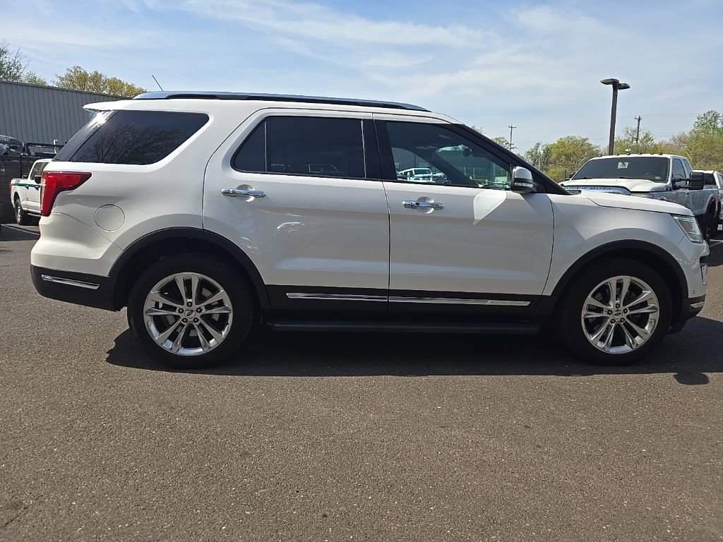 Certified 2019 Ford Explorer Limited w/ Ford Safe & Smart Package AWD/4WD image 9