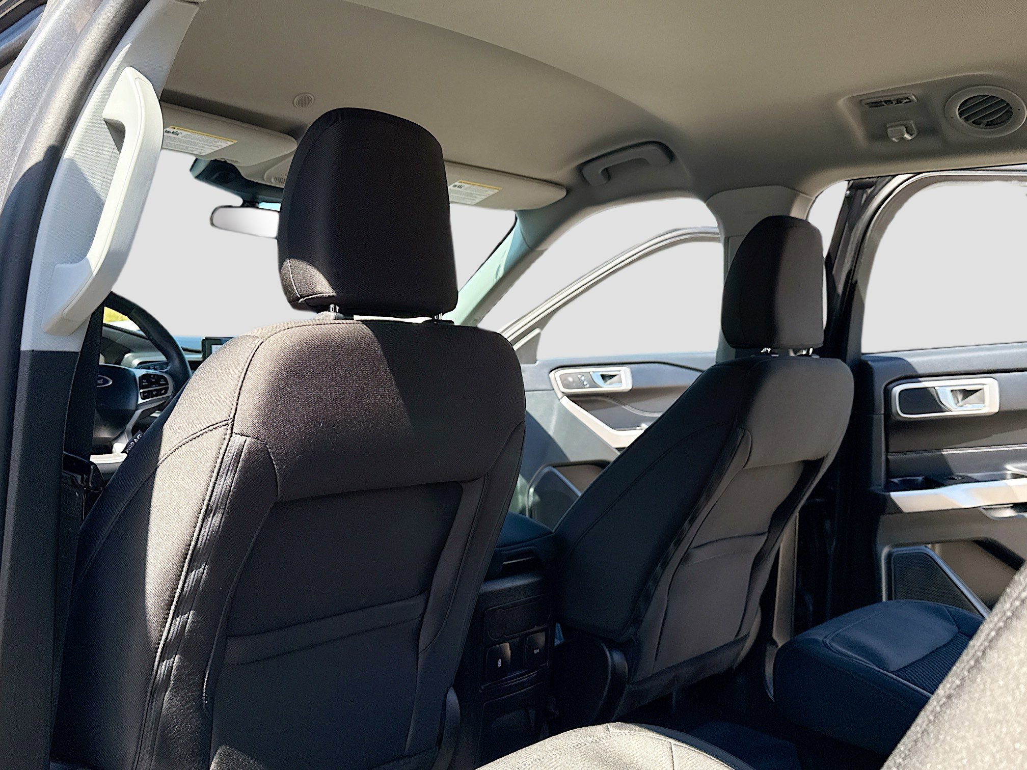 Certified 2024 Ford Explorer XLT w/ Class IV Trailer Tow Package image 9