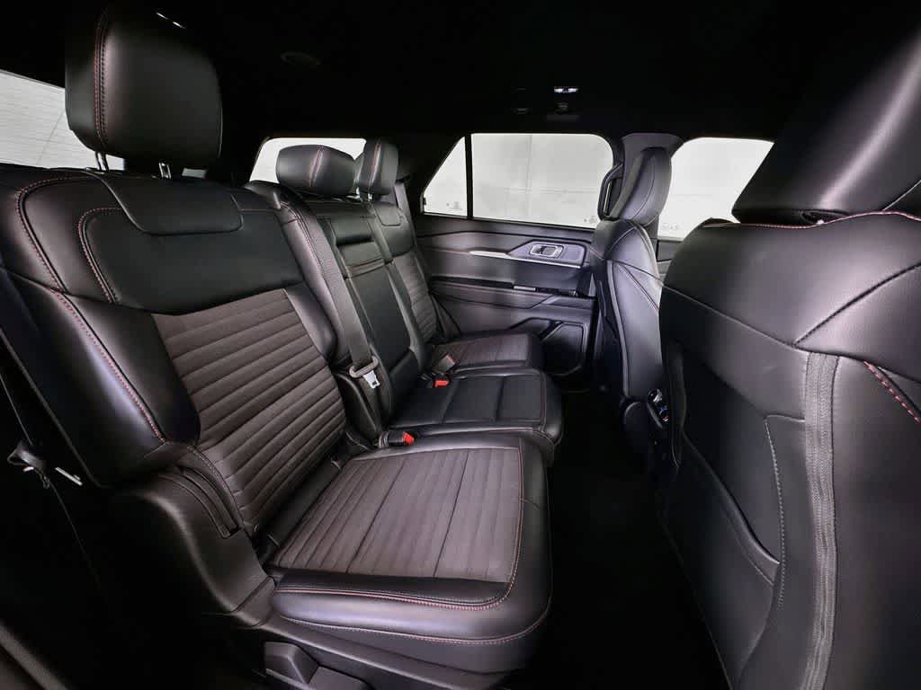 Certified 2025 Ford Explorer ST-Line w/ ST-Line Street Pack AWD/4WD image 32