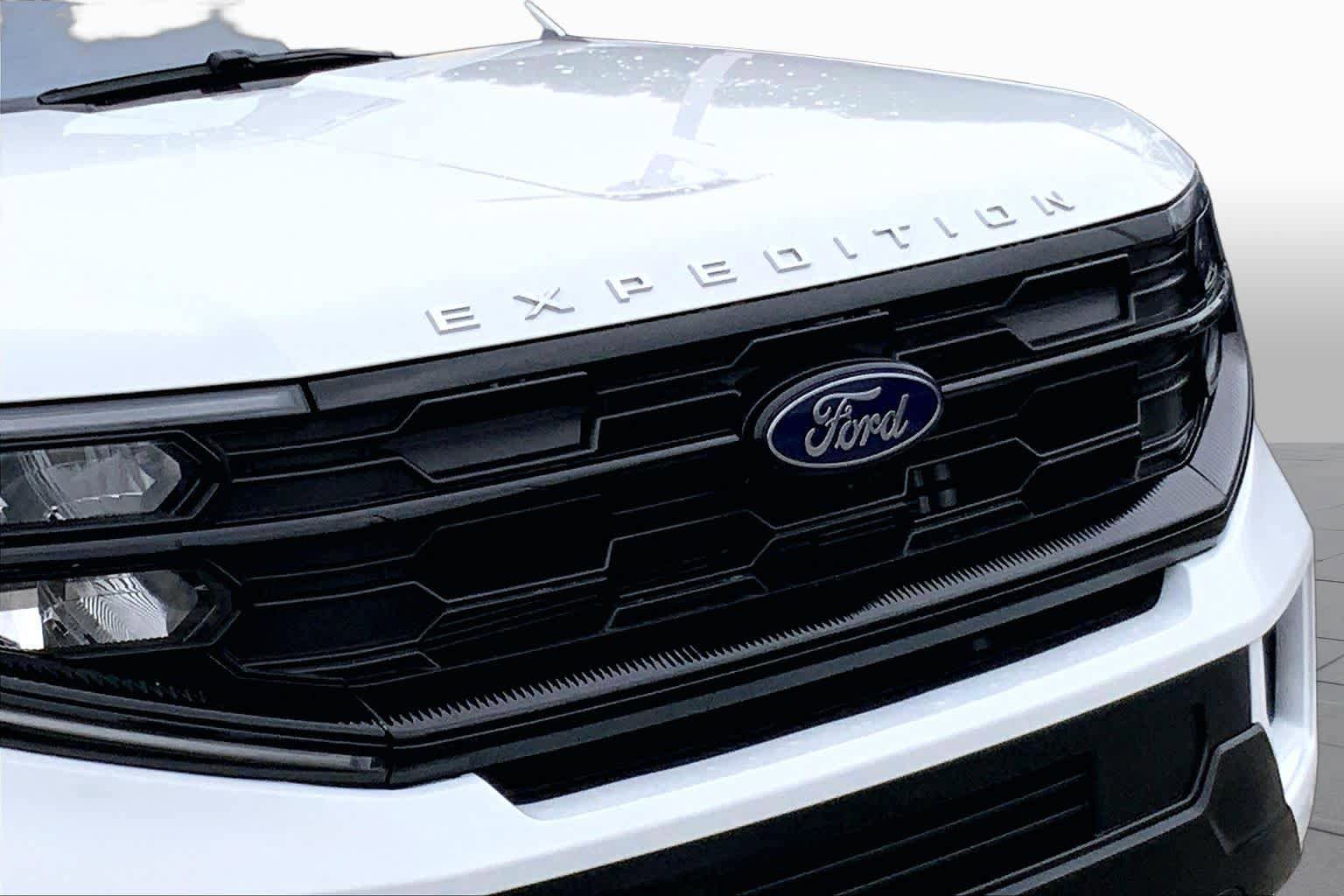Certified 2025 Ford Expedition Active AWD/4WD image 27