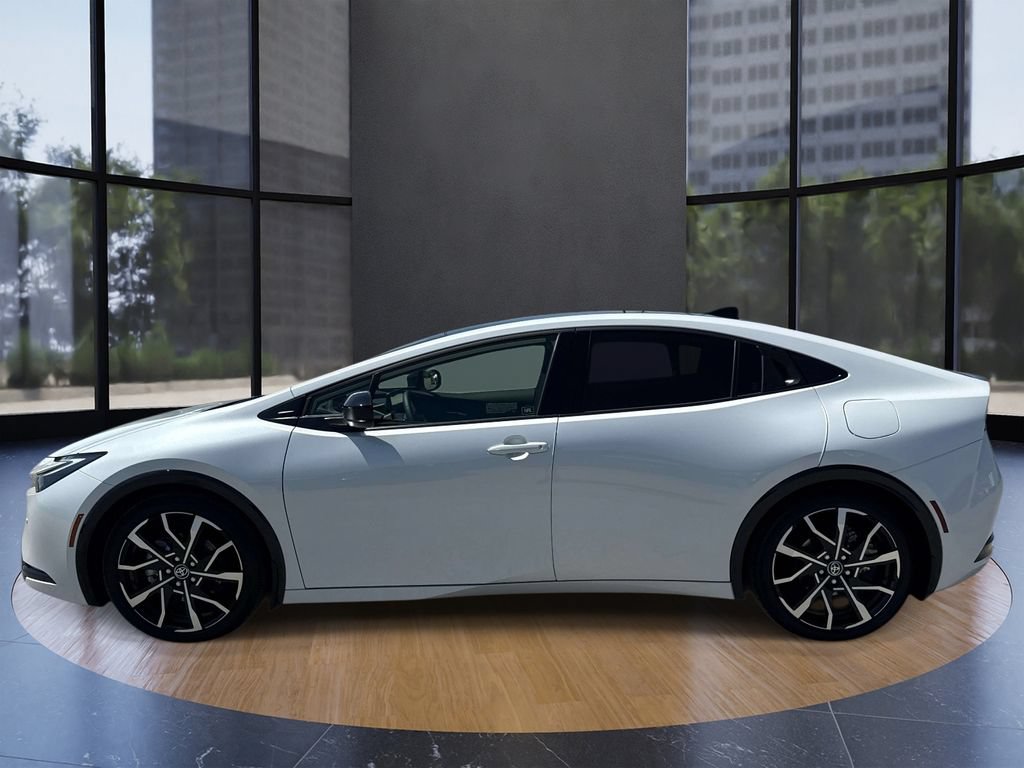 Used 2026 Toyota Prius Plug-In Hybrid FWD image 6