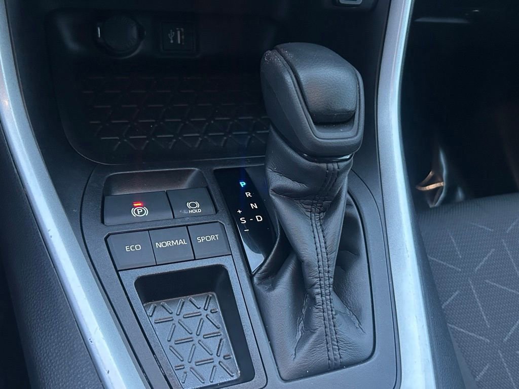 Used 2024 Toyota RAV4 XLE image 12