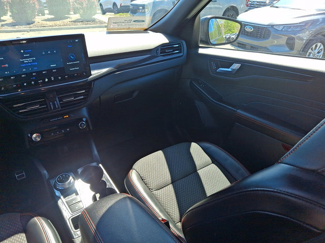 Certified 2024 Ford Escape ST-Line w/ Tech Pack #1 AWD/4WD image 17