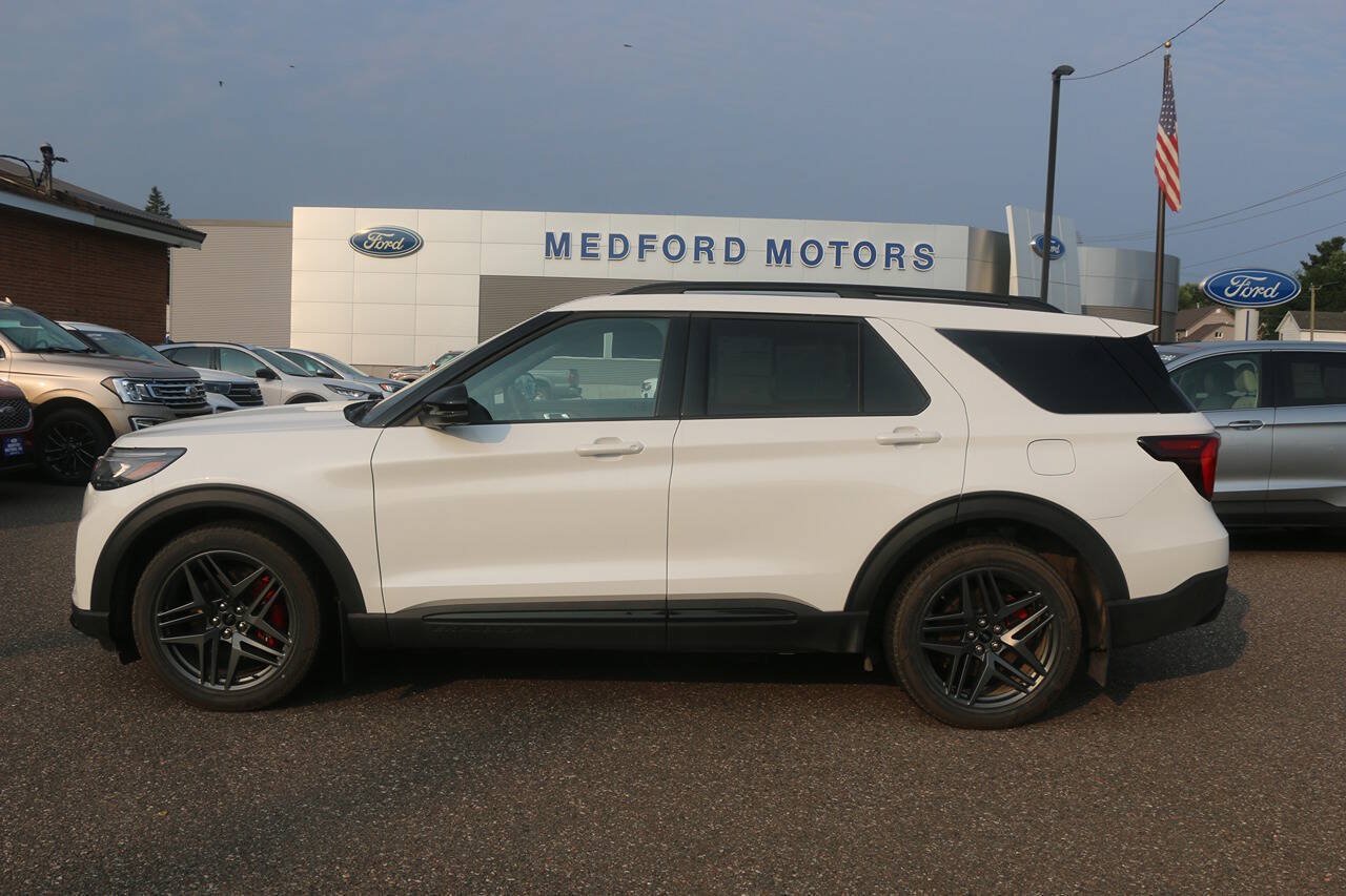 Certified 2025 Ford Explorer ST AWD/4WD image 2