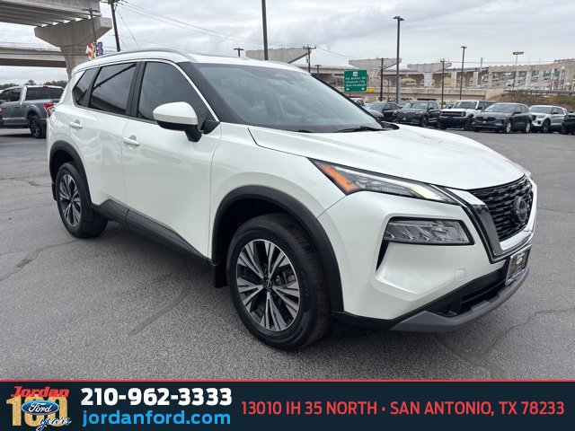 Used 2023 Nissan Rogue SV w/ SV Premium B Package image 5