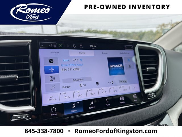 Used 2024 Chrysler Pacifica Touring-L FWD image 18