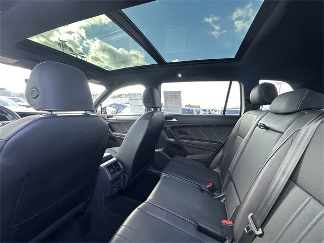 Used 2023 Volkswagen Tiguan SE R-Line image 18