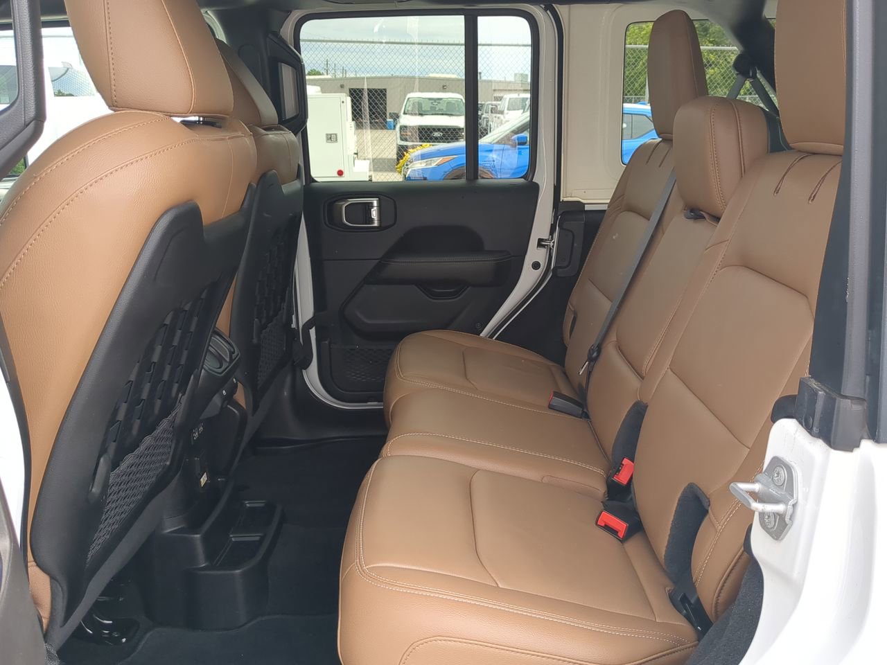 Used 2021 Jeep Wrangler Unlimited Rubicon AWD/4WD image 11