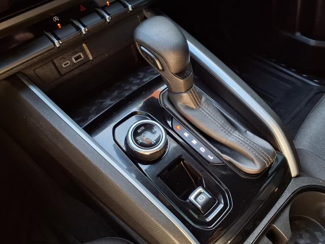 Used 2023 Chevrolet Colorado Trail Boss w/ Technology Package AWD/4WD image 9