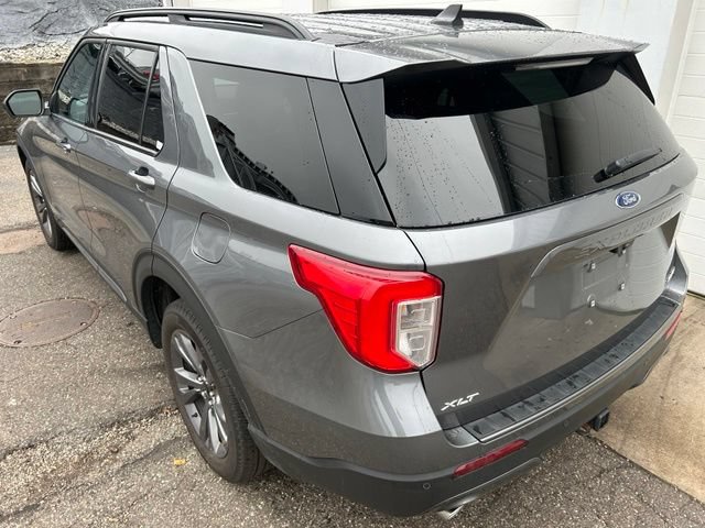 Certified 2023 Ford Explorer XLT w/ Equipment Group 202A AWD/4WD image 4