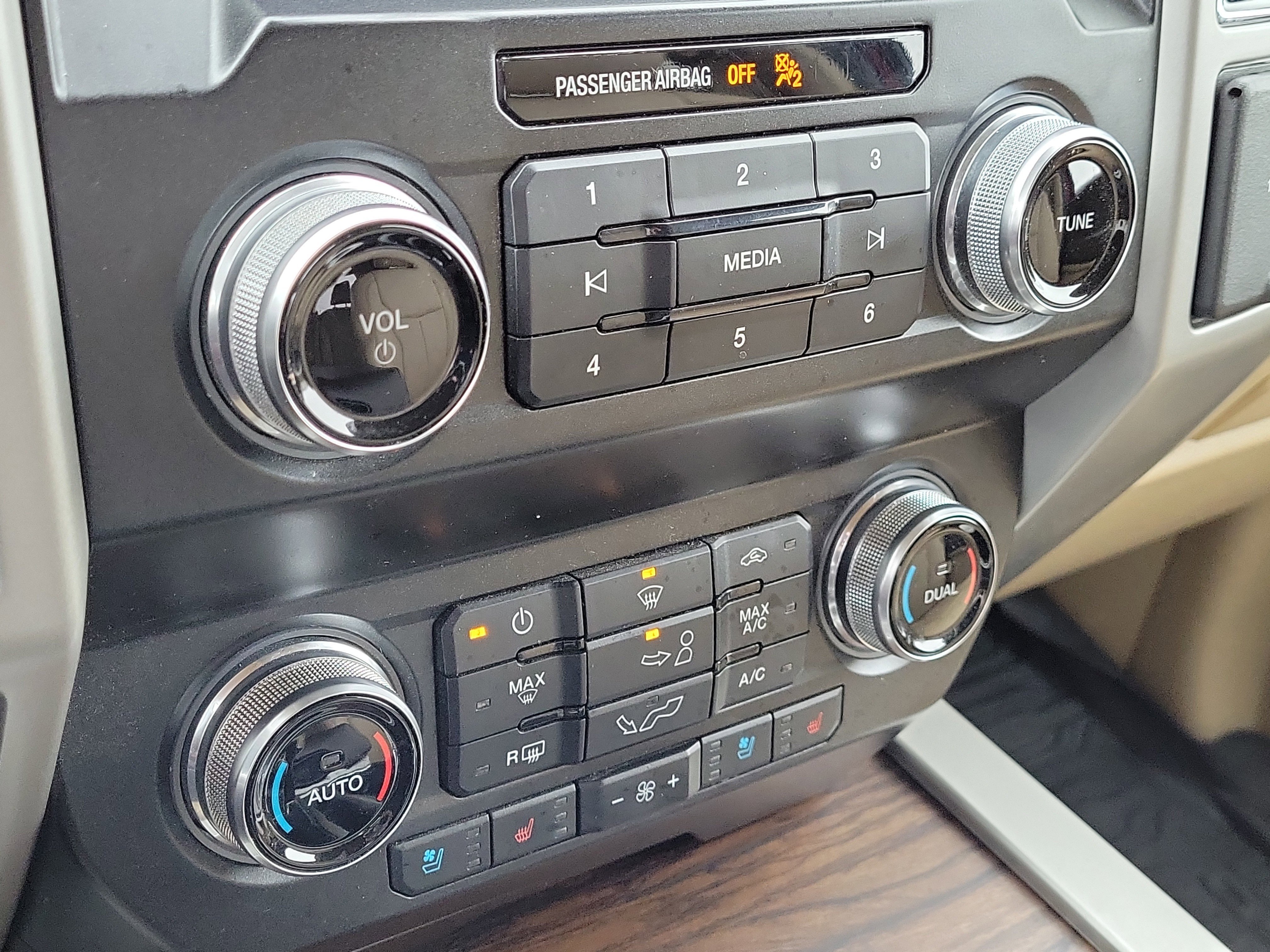 Certified 2020 Ford F150 Lariat w/ Equipment Group 502A Luxury image 27