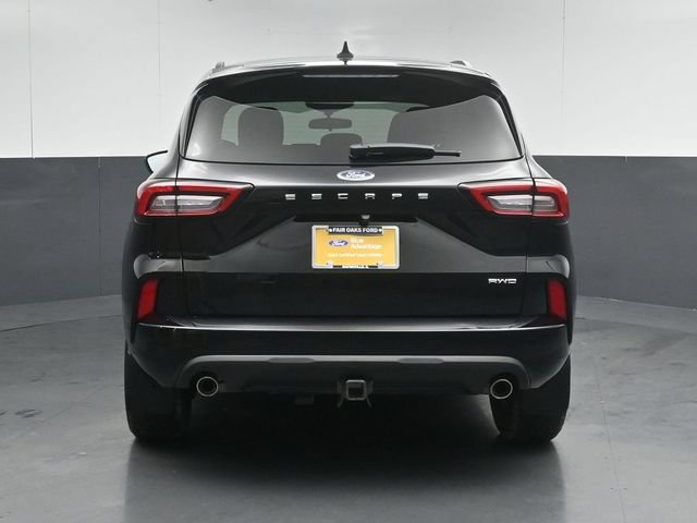 Certified 2024 Ford Escape ST-Line Select w/ Class II Trailer Tow Package AWD/4WD image 3