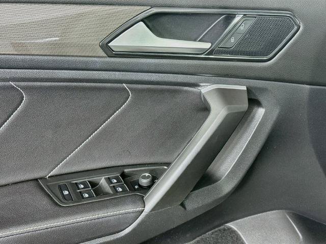 Used 2023 Volkswagen Tiguan SE AWD/4WD image 18