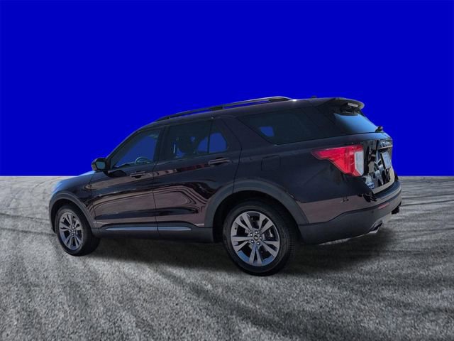 Certified 2022 Ford Explorer XLT w/ Equipment Group 202A image 3