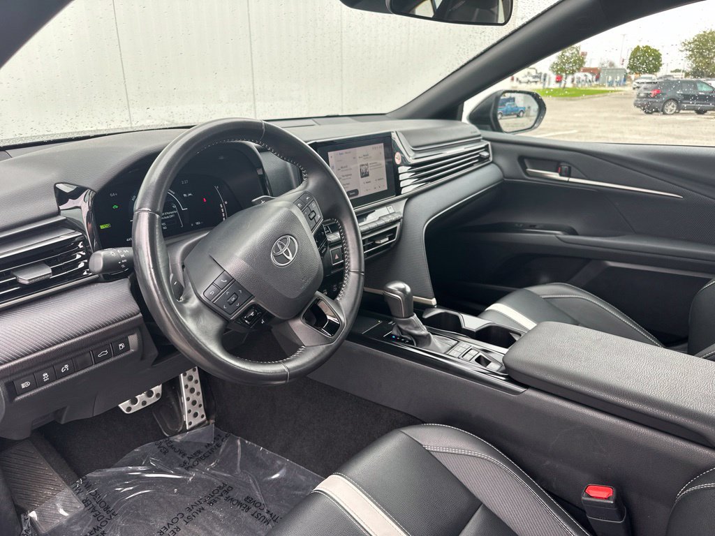 Used 2025 Toyota Camry SE FWD image 15