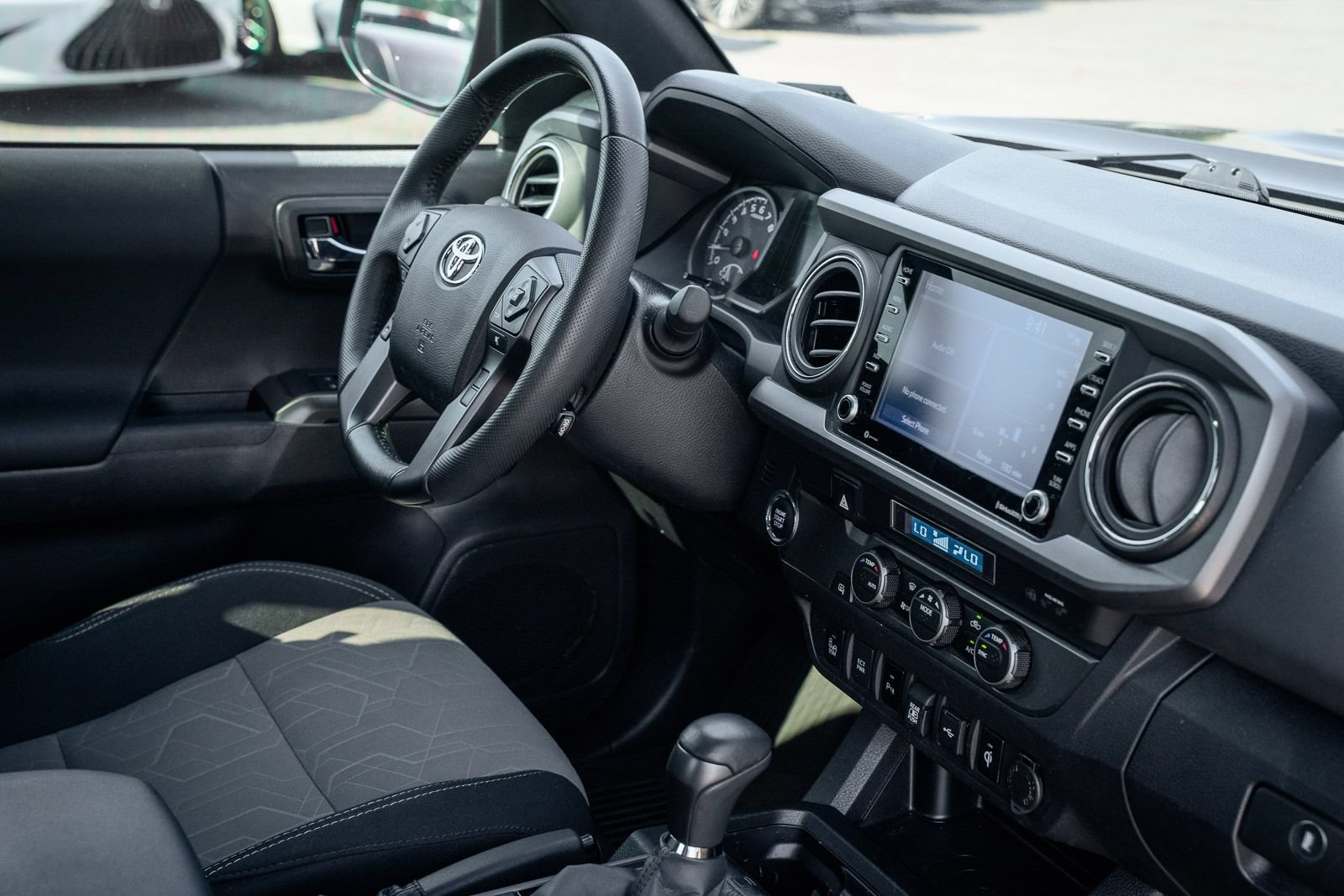 Used 2022 Toyota Tacoma TRD Sport w/ Technology Package RWD image 18