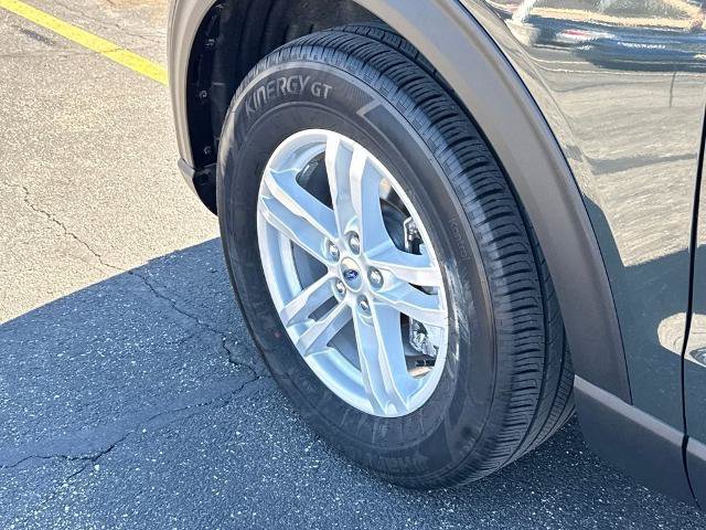 Certified 2023 Ford Explorer XLT w/ Equipment Group 202A AWD/4WD image 18
