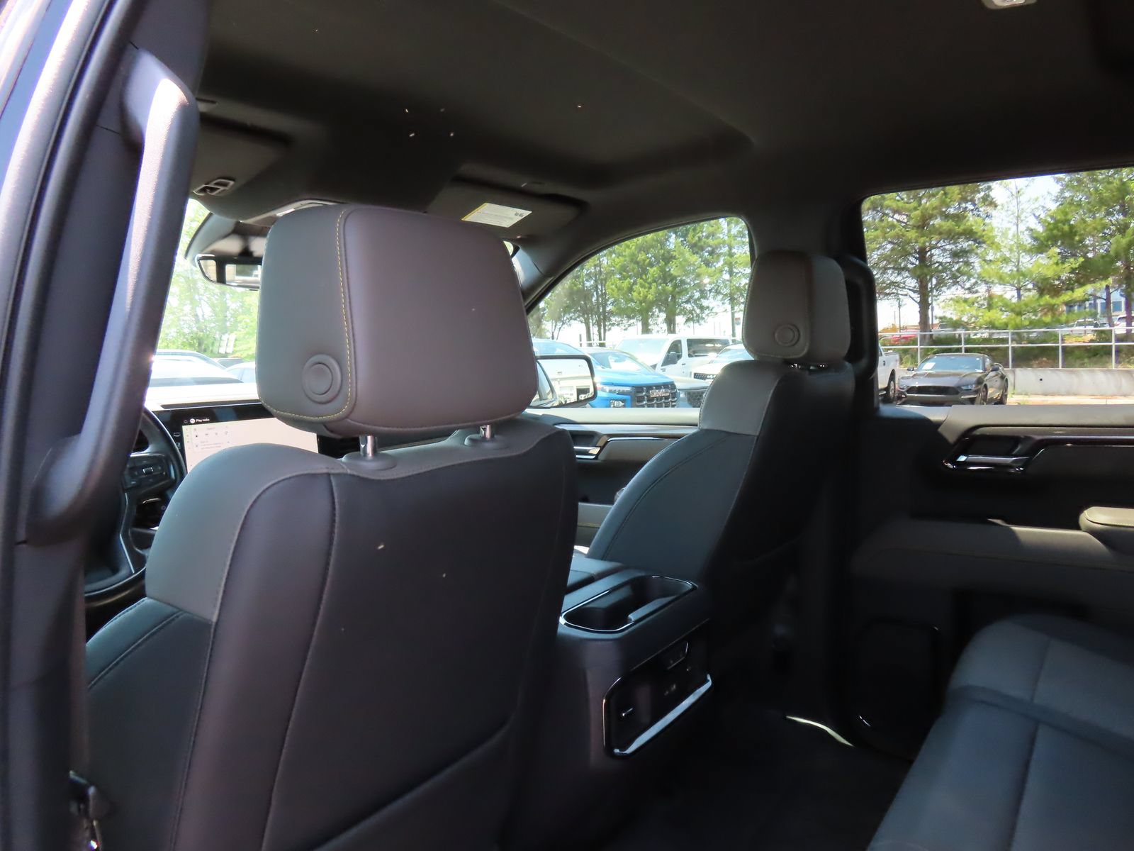 Used 2022 Chevrolet Silverado 1500 ZR2 w/ Technology Package AWD/4WD image 34