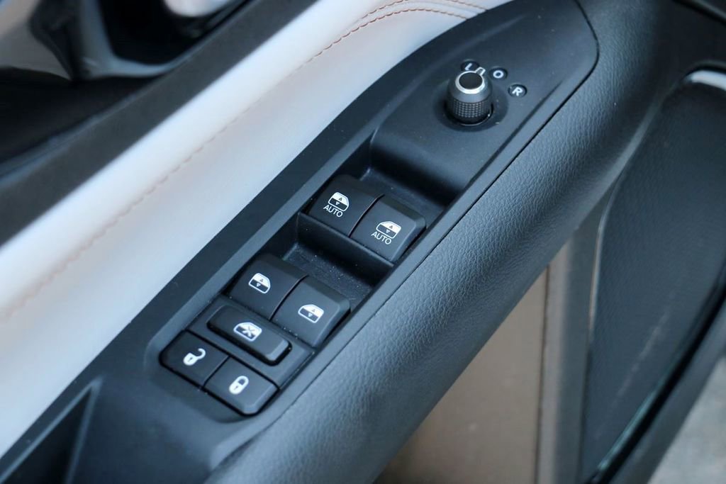 Used 2025 Jeep Compass Limited AWD/4WD image 17