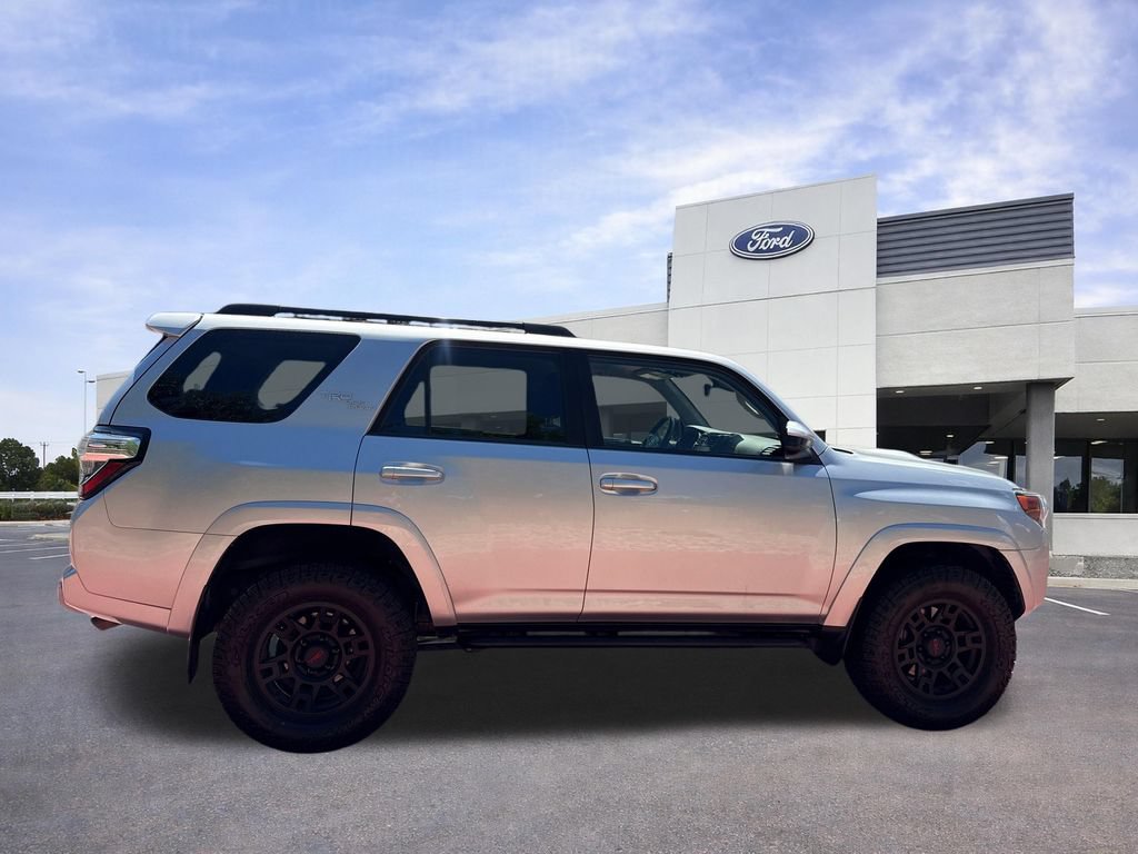 Used 2022 Toyota 4Runner TRD Off-Road AWD/4WD image 11