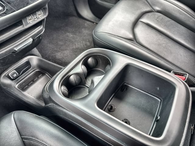 Used 2025 Chrysler Pacifica Select FWD image 20