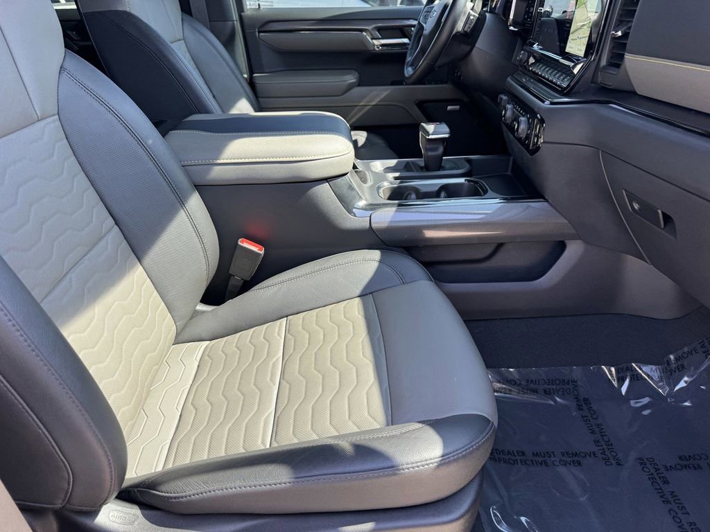 Used 2023 Chevrolet Silverado 1500 ZR2 w/ Technology Package image 8