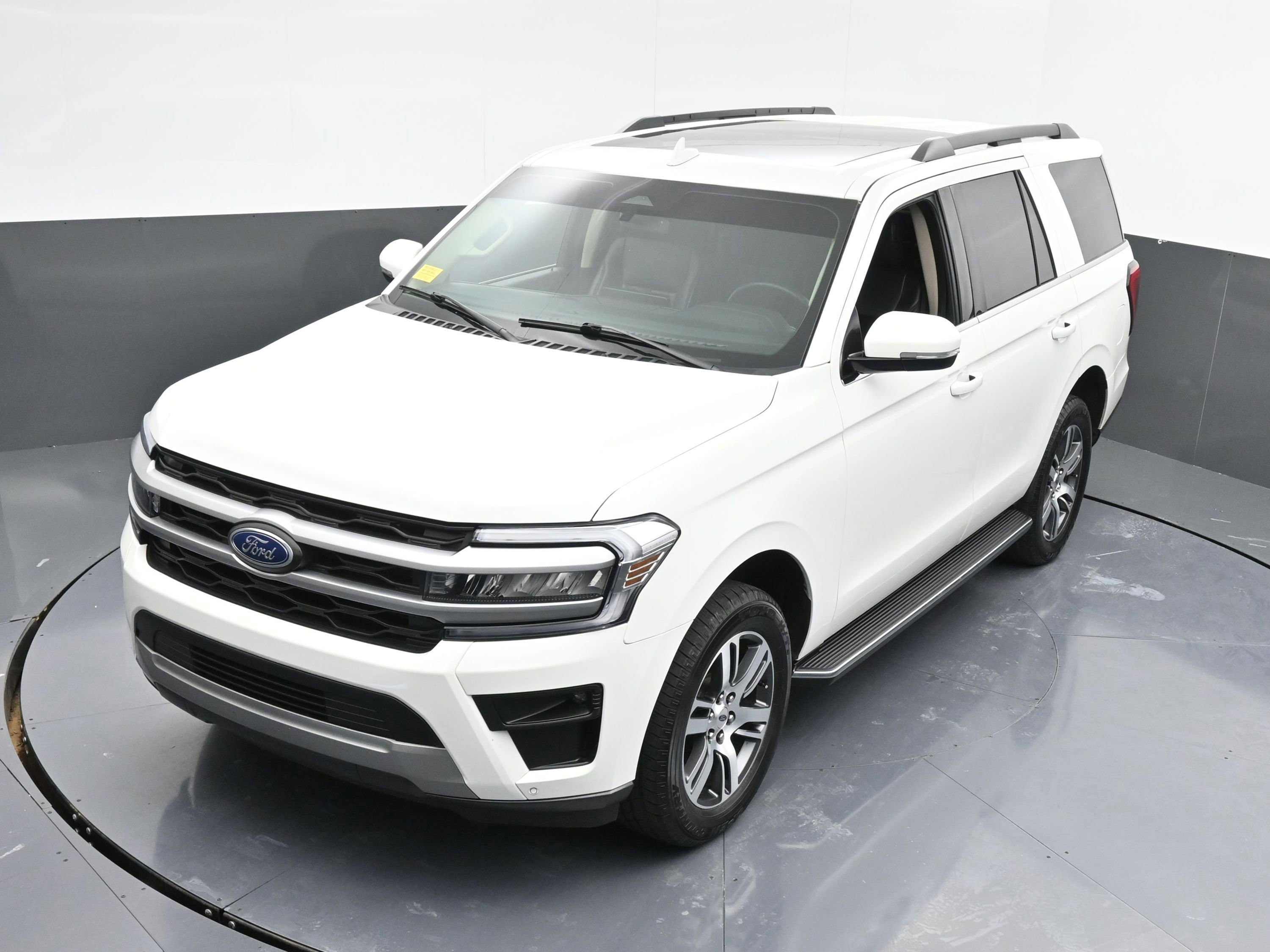 Certified 2022 Ford Expedition XLT image 4