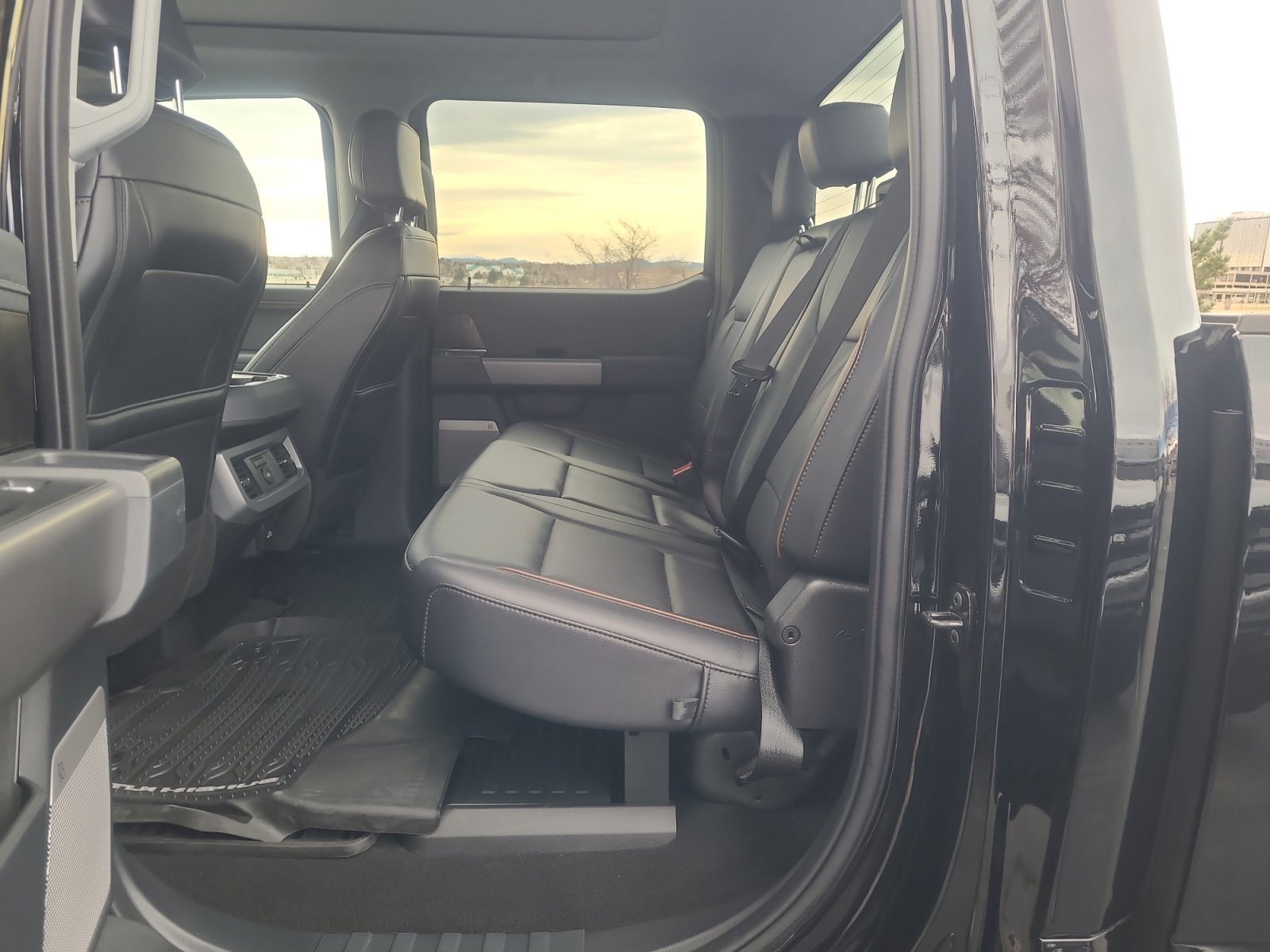 Certified 2025 Ford F350 Lariat w/ Black Appearance Package image 18