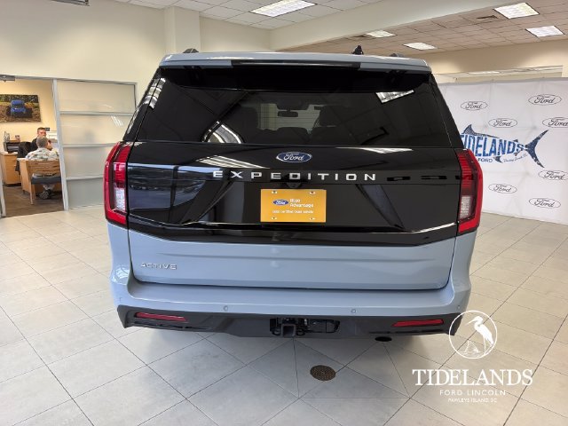 Certified 2025 Ford Expedition Active RWD image 7
