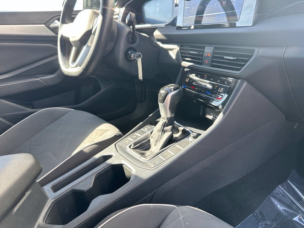 Used 2025 Volkswagen Jetta Sport FWD image 33