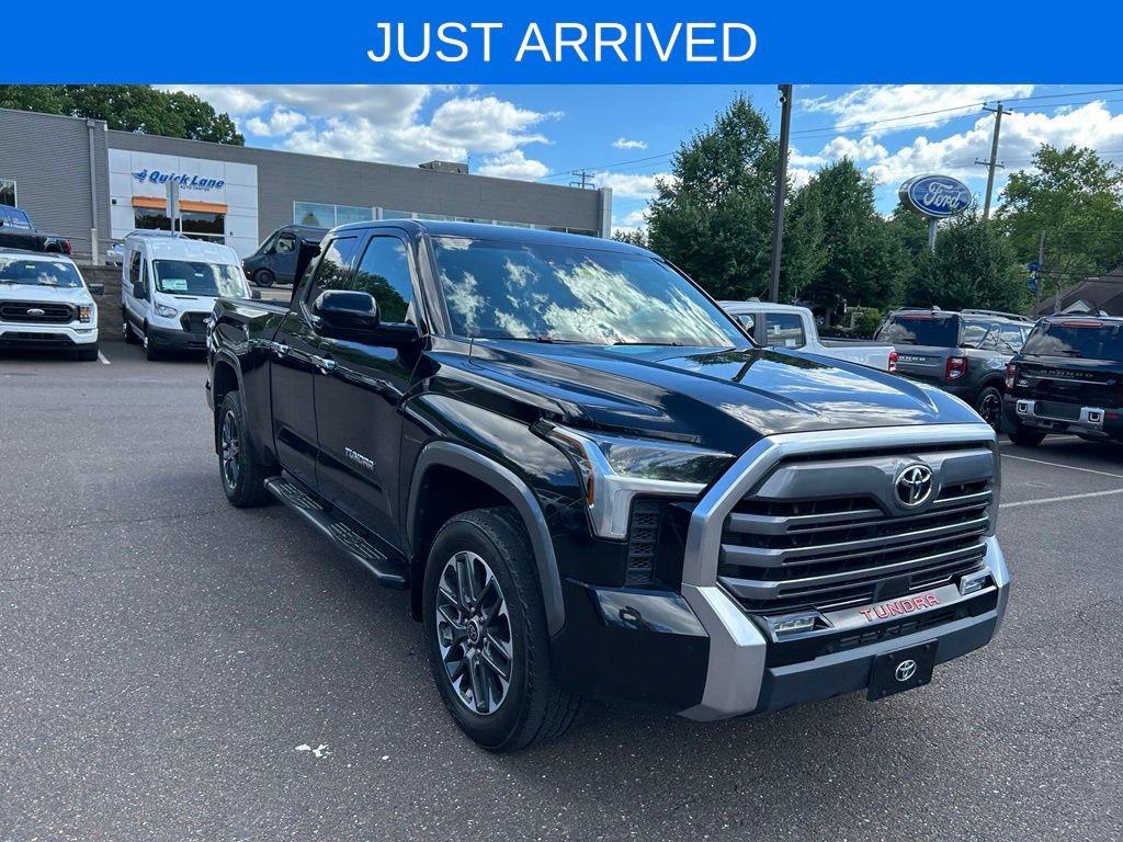 Used 2022 Toyota Tundra Limited w/ Power Package AWD/4WD image 4