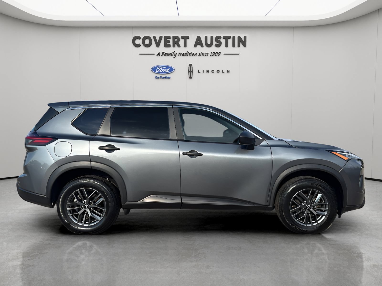 Used 2024 Nissan Rogue S FWD image 6