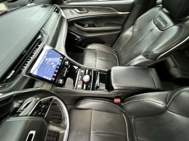 Used 2021 Jeep Grand Cherokee L Overland w/ Luxury Tech Group IV AWD/4WD image 21
